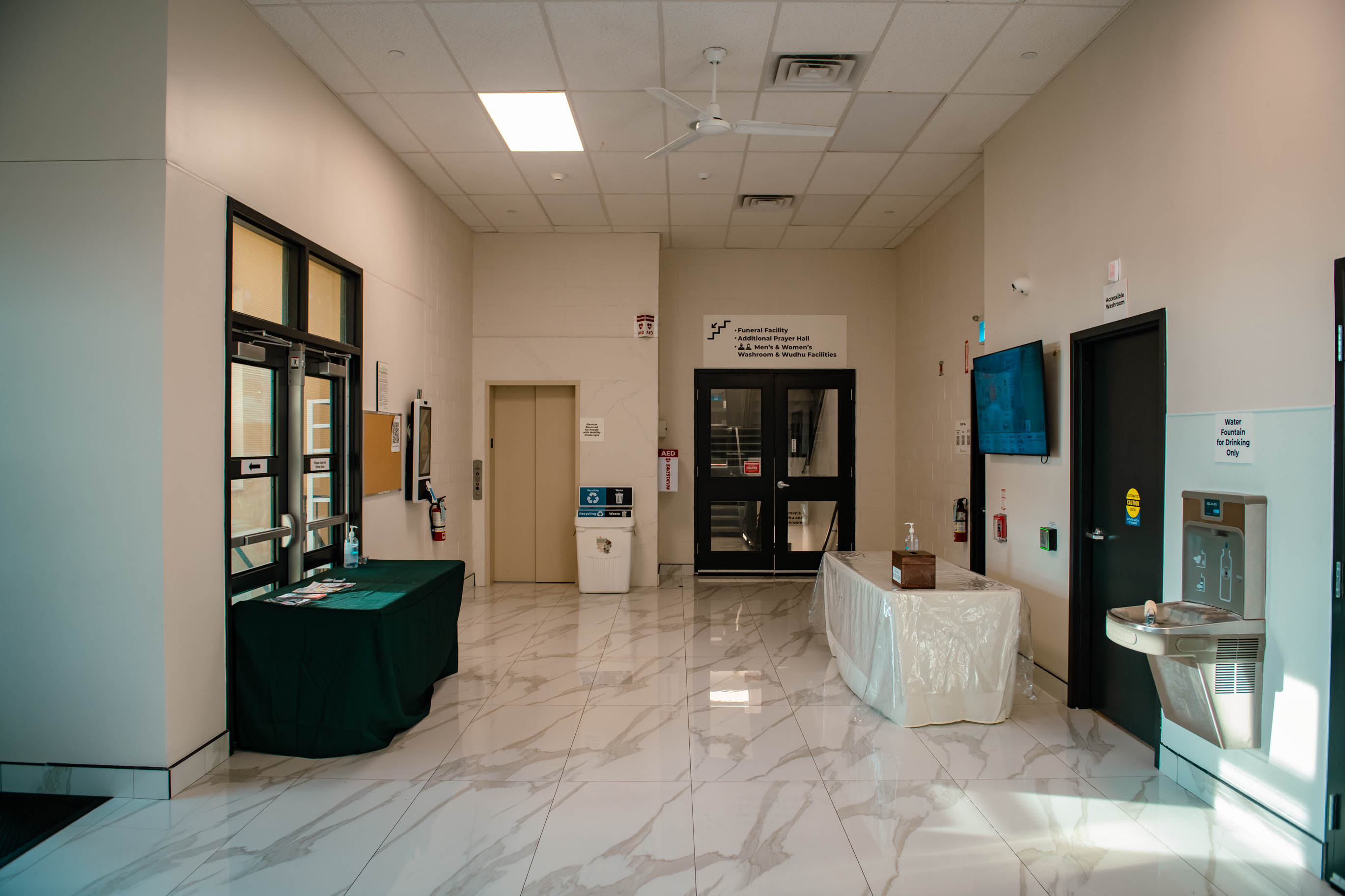 Barrie Mosque community moment DSC 6296