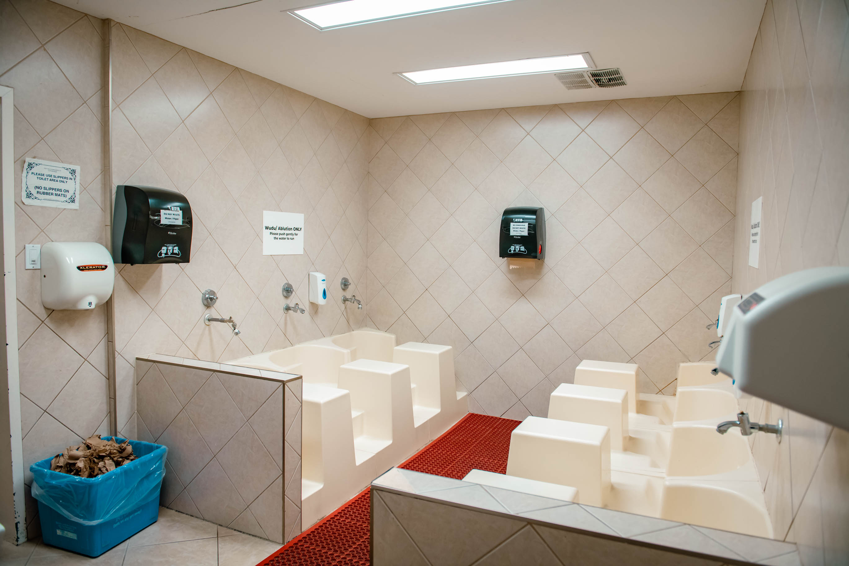 Barrie Mosque community moment DSC 6399