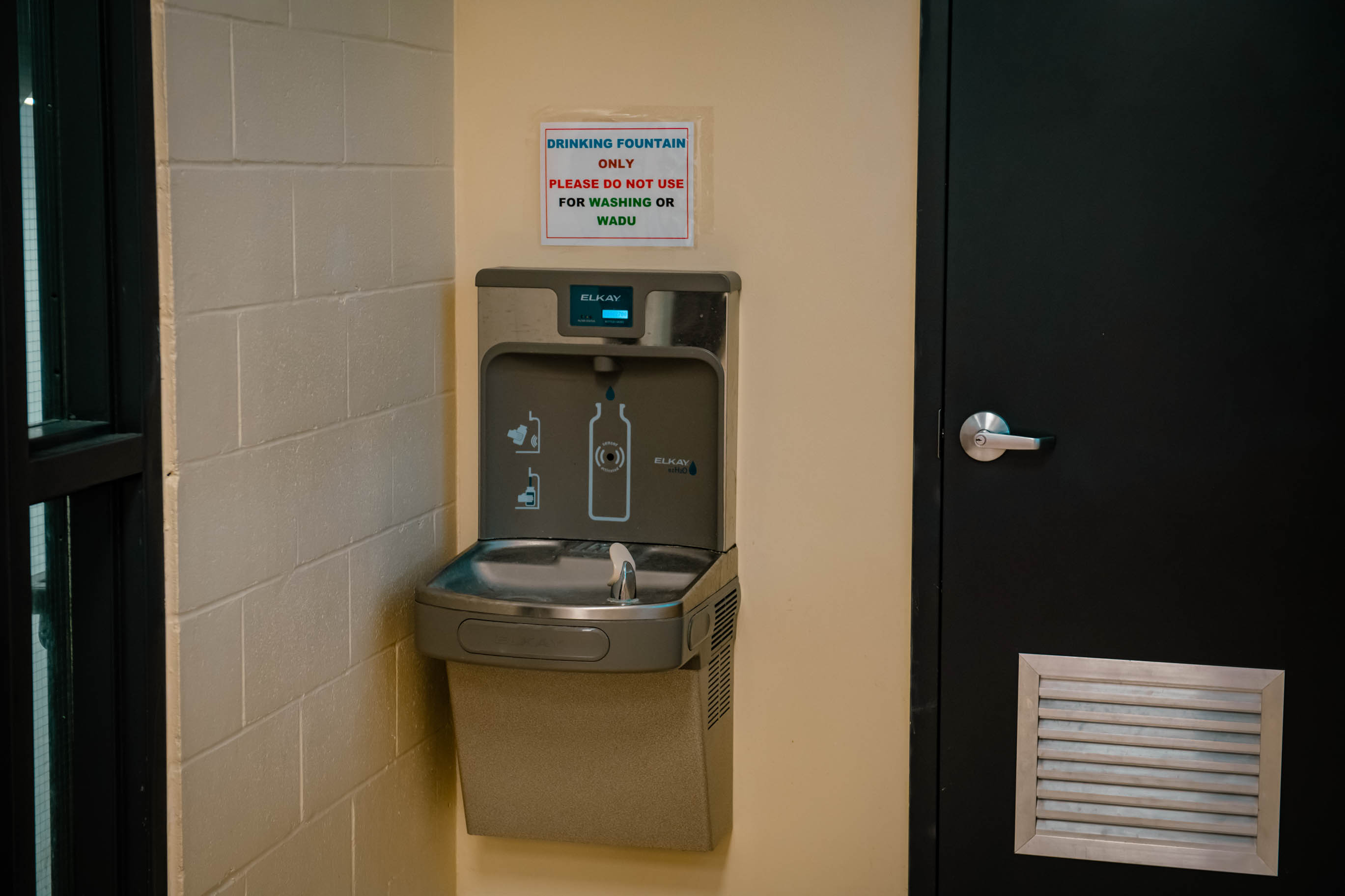 Barrie Mosque community moment DSC 6406