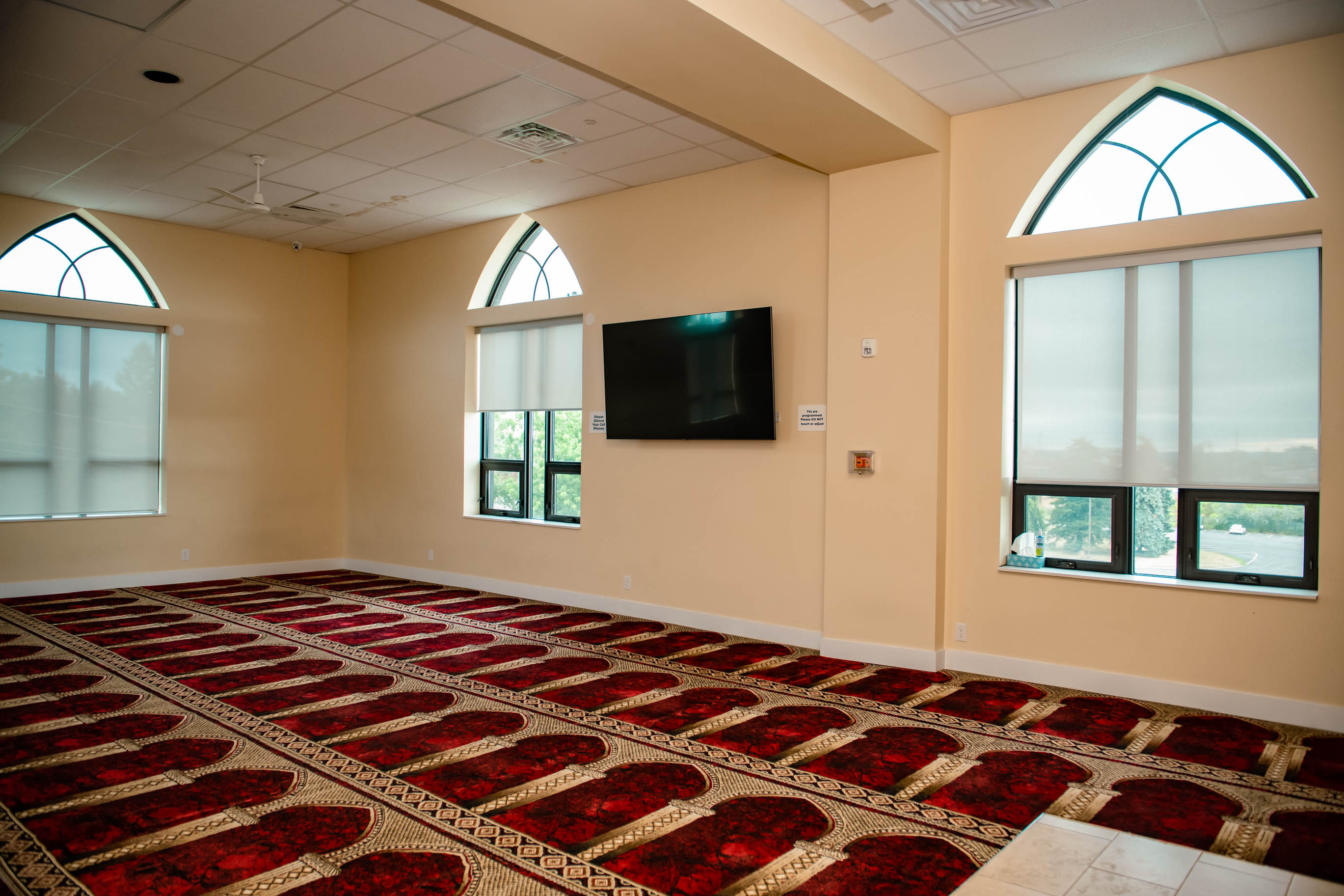 Barrie Mosque community moment DSC 6420