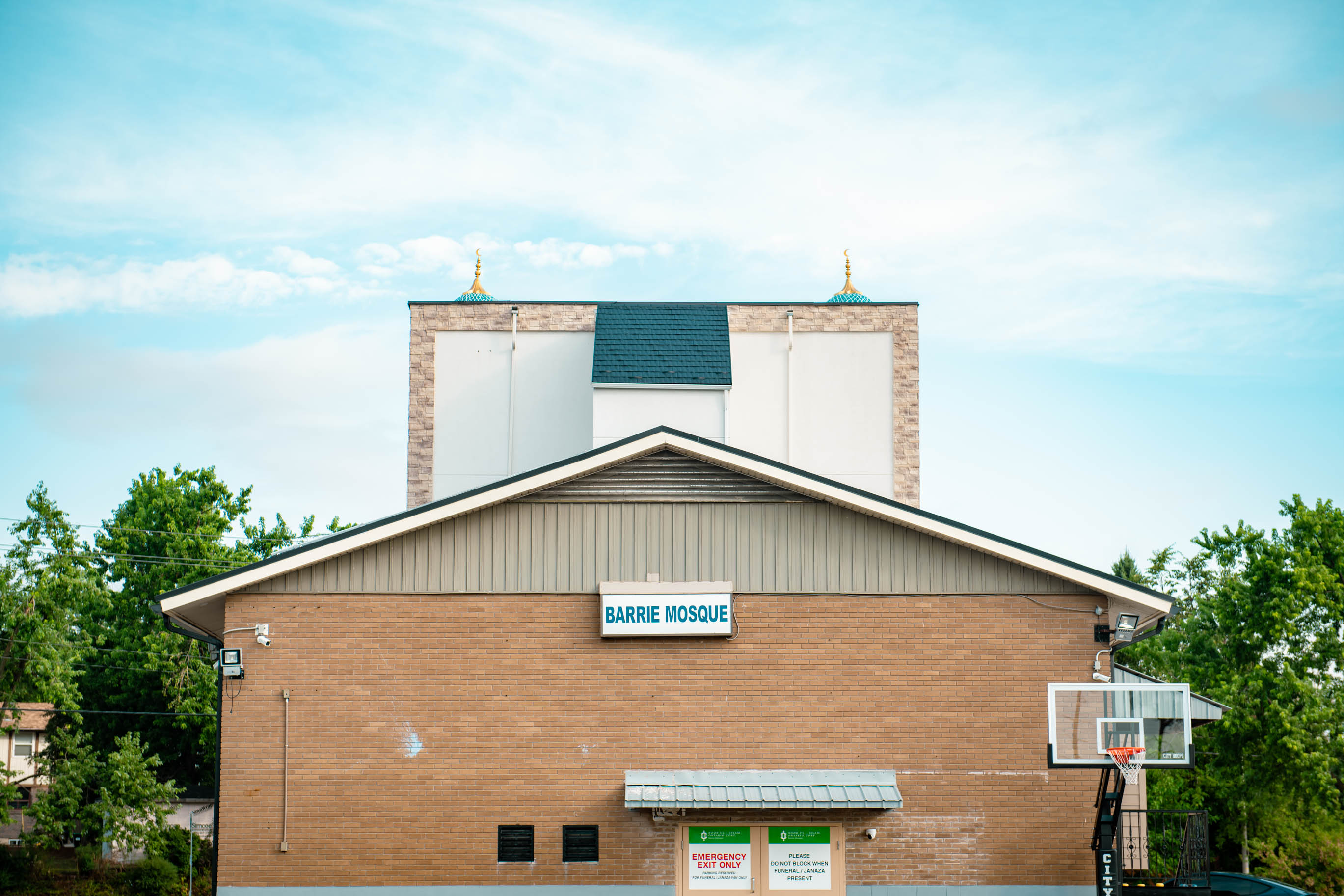 Barrie Mosque community moment DSC 6461