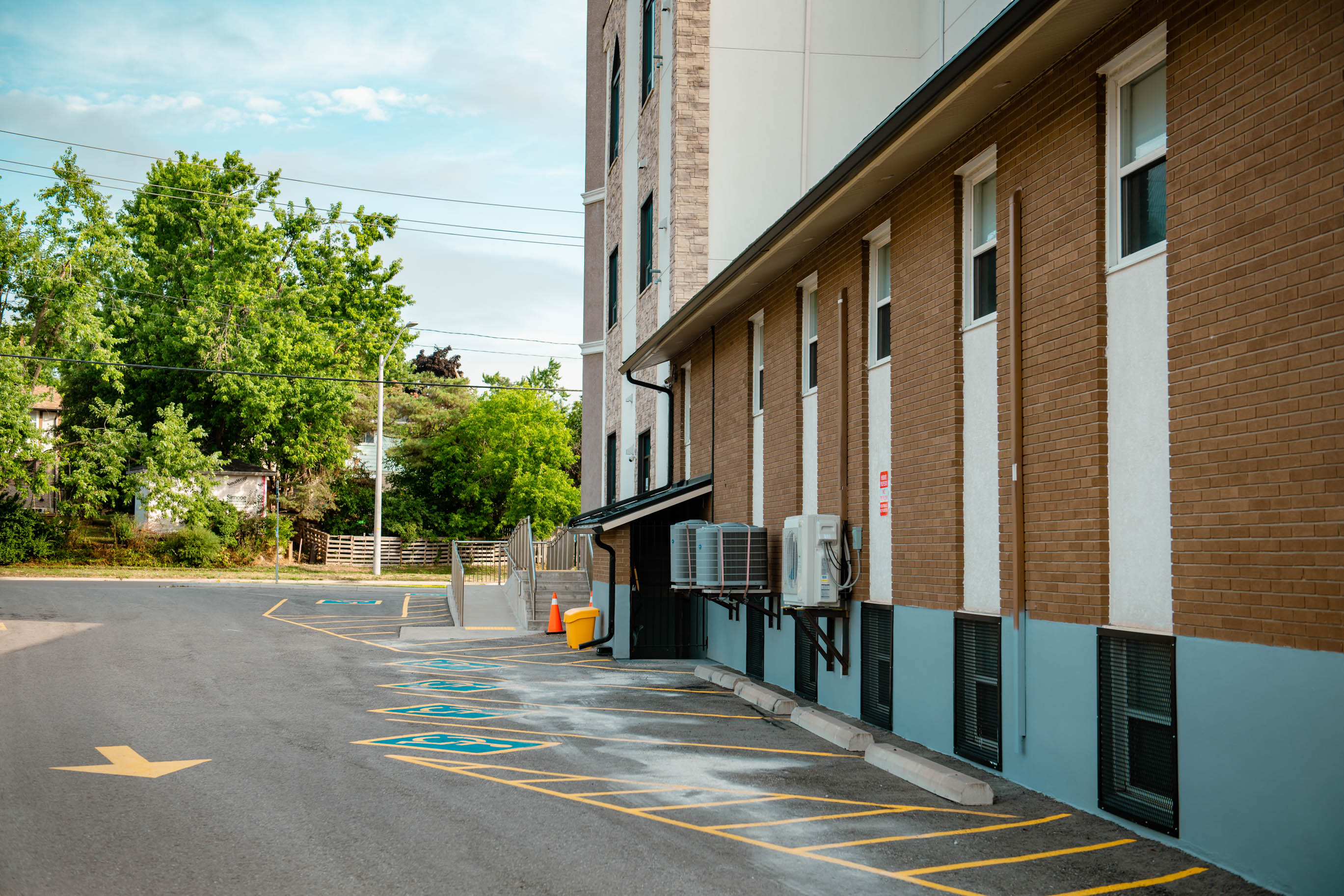 Barrie Mosque community moment DSC 6465